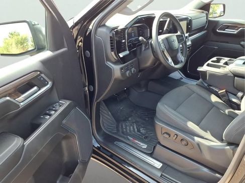 Used 2023 Chevrolet Silverado 1500 RST AWD/4WD image 10