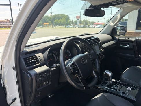 Used 2023 Toyota 4Runner TRD Off-Road Premium w/ Off Road Premium Plus Package AWD/4WD image 4