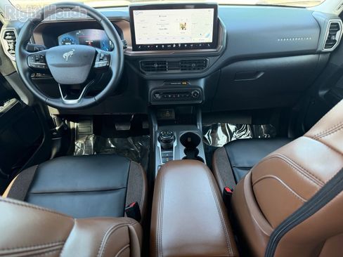 Used 2025 Ford Bronco Sport Outer Banks w/ Outer Banks Tech Package+ AWD/4WD image 18