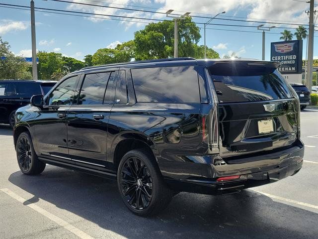 Certified 2026 Cadillac Escalade ESV Platinum Sport w/ LPO, ONYX Package AWD/4WD image 4