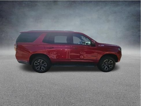 Used 2021 Chevrolet Tahoe Z71 w/ Luxury Package AWD/4WD image 8