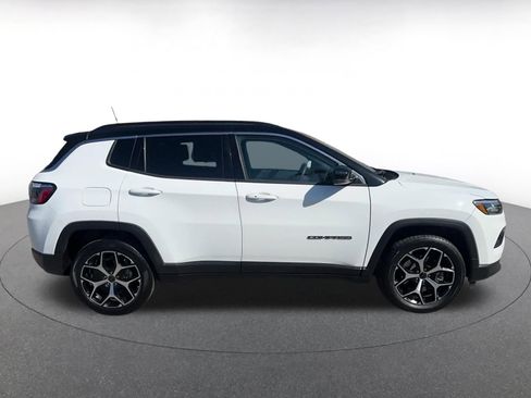 Used 2025 Jeep Compass Limited AWD/4WD image 16