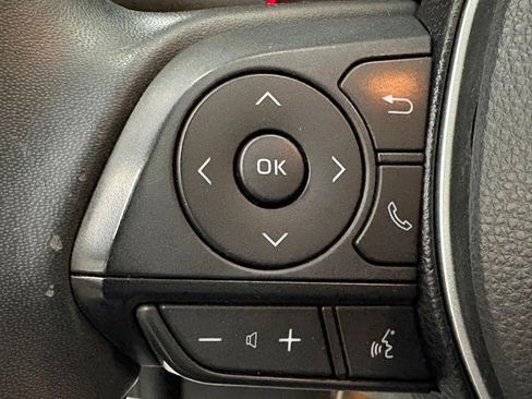 Used 2020 Toyota Corolla SE image 28