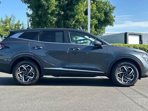 Used 2023 Kia Sportage LX AWD/4WD image 3