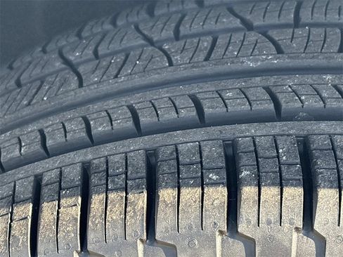 New 2025 Jeep Grand Cherokee L Limited w/ Black Appearance Package image 12