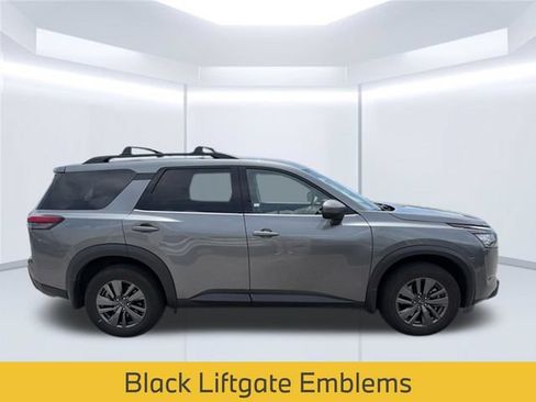Used 2024 Nissan Pathfinder SV w/ Black Appearance Package FWD image 5