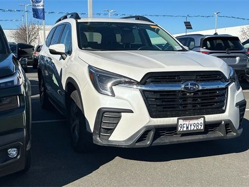 Used 2023 Subaru Ascent Premium w/ Convenience Package image 2