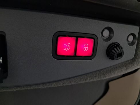 Used 2007 Mercedes-Benz SL 600 image 48