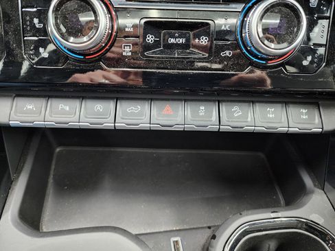 Used 2022 GMC Sierra 1500 AT4X image 71