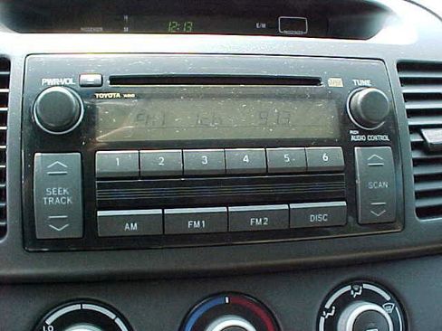 Used 2006 Toyota Camry LE image 25