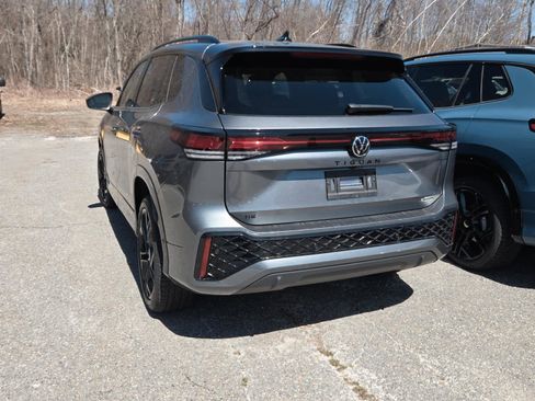 New 2026 Volkswagen Tiguan SE R-Line AWD/4WD image 11