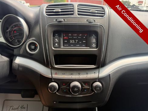 Used 2017 Dodge Journey SE FWD image 24