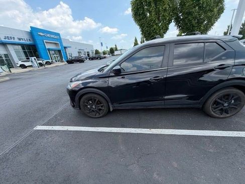 Used 2024 Nissan Kicks SV w/ Interior Electronics Package FWD image 16