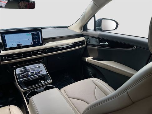 Used 2023 Lincoln Nautilus Reserve w/ Equipment Group 201A image 25