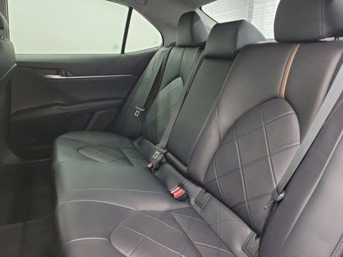 Used 2019 Toyota Camry XLE FWD image 11