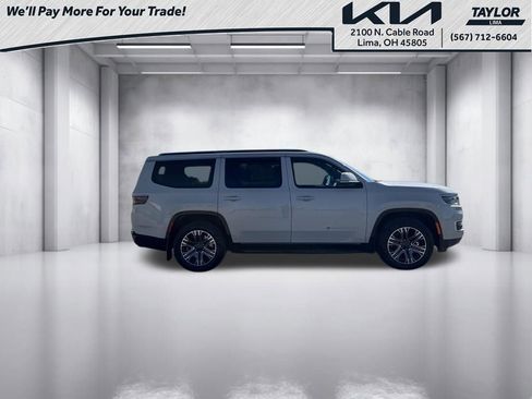 Used 2022 Jeep Wagoneer Series III image 19