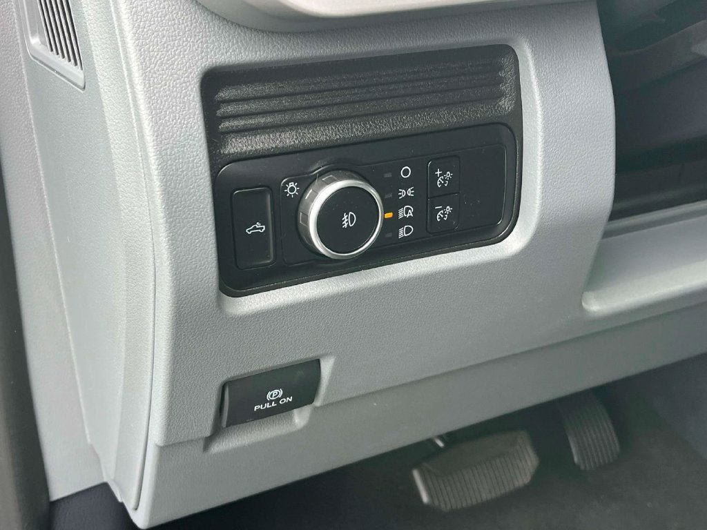 Used 2025 Ford F250 XLT AWD/4WD image 29