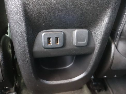 Used 2016 Chevrolet Colorado Z71 image 19