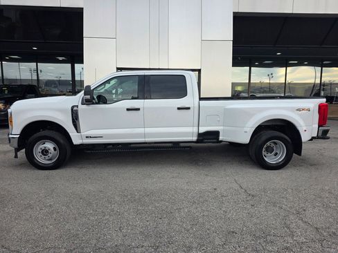 Used 2025 Ford F350 XLT image 3