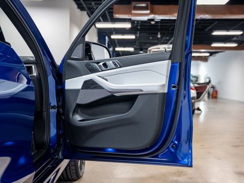 Used 2025 BMW X5 M60i w/ Climate Comfort Package image 59