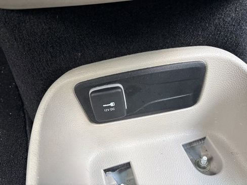 Used 2023 Chrysler Voyager LX FWD image 35