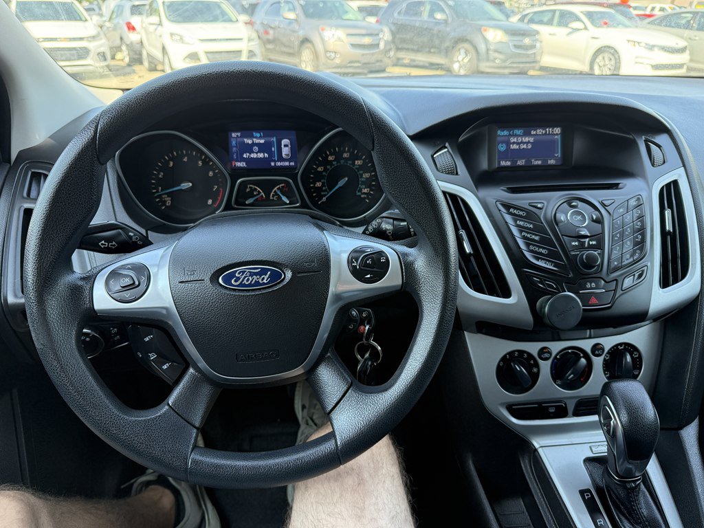 Used 2014 Ford Focus SE FWD image 14