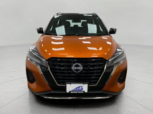 Certified 2024 Nissan Kicks SR w/ SR Premium Package FWD image 9