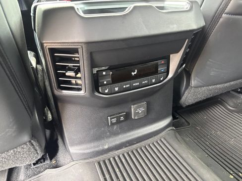 Used 2024 Toyota Sequoia Platinum AWD/4WD image 12