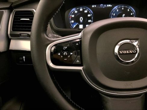 Used 2017 Volvo XC90 T6 Momentum w/ Vision Package AWD/4WD image 18