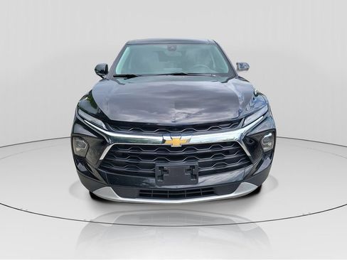 Used 2025 Chevrolet Blazer LT FWD image 2
