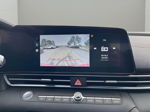 New 2025 Hyundai Elantra Limited image 32