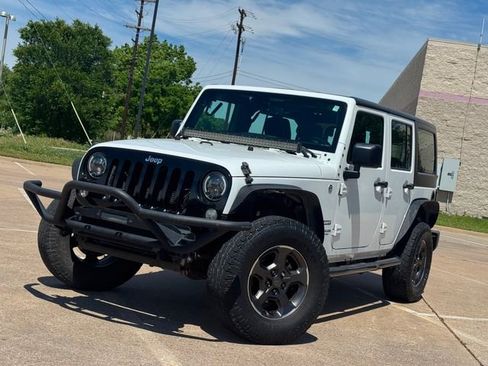 Used 2015 Jeep Wrangler Unlimited Sport w/ Connectivity Group image 3