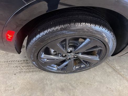 Certified 2025 Buick Envision Sport Touring image 22