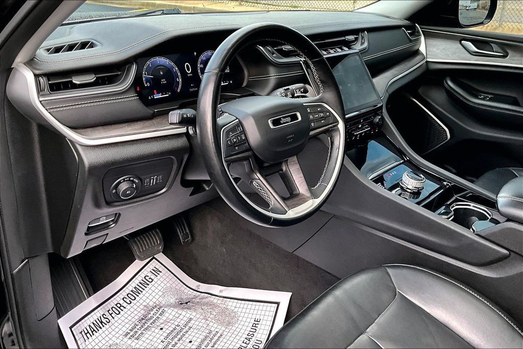 Used 2021 Jeep Grand Cherokee L Limited AWD/4WD image 13