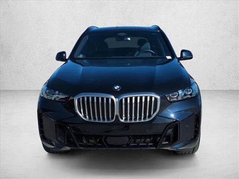 Certified 2026 BMW X5 xDrive40i w/ M Sport Package AWD/4WD image 2