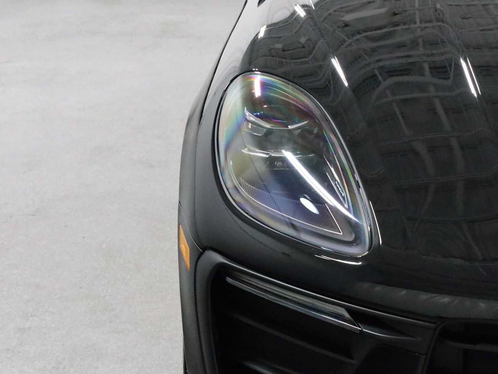 Used 2026 Porsche Macan AWD/4WD image 15