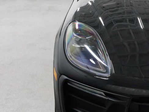 Certified 2026 Porsche Macan AWD/4WD image 15