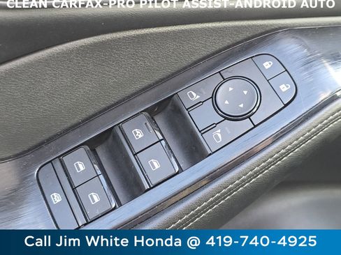 Used 2025 Nissan Rogue SV image 27