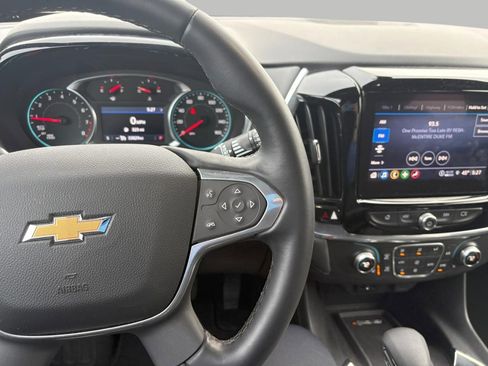 Used 2023 Chevrolet Traverse LT image 14