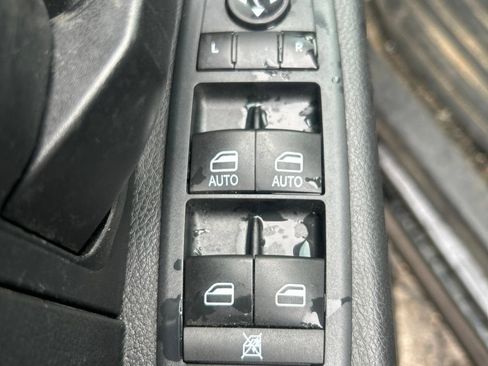 Used 2014 RAM 1500 Express AWD/4WD image 17