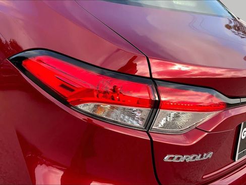 Used 2025 Toyota Corolla LE FWD image 28