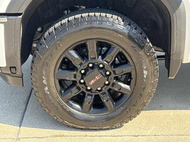 Used 2026 GMC Sierra 2500 AT4 AWD/4WD image 16