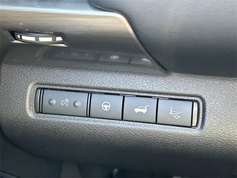 Used 2024 Nissan Pathfinder Platinum image 28