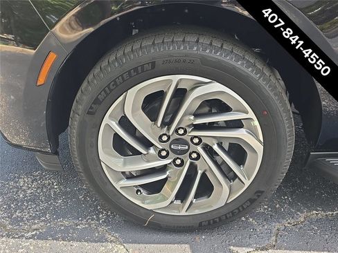 New 2027 Lincoln Navigator Premiere RWD image 8