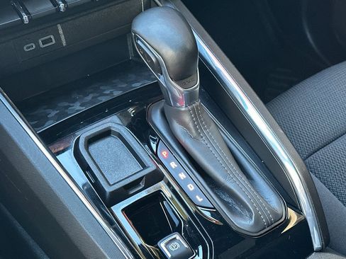 Used 2024 GMC Canyon Elevation image 27