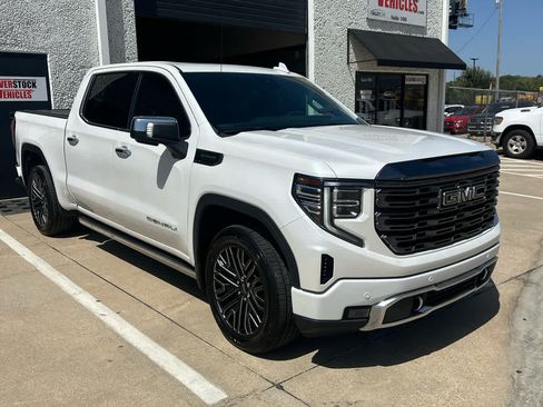 Used 2022 GMC Sierra 1500 Denali Ultimate AWD/4WD image 4