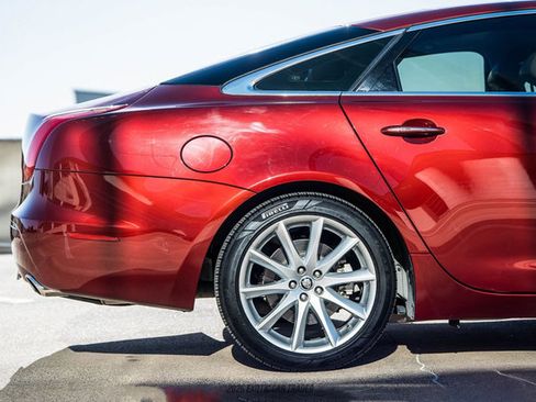 Used 2012 Jaguar XJ image 10