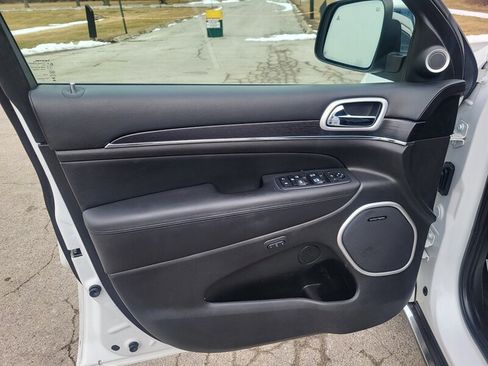 Used 2018 Jeep Grand Cherokee Summit image 25