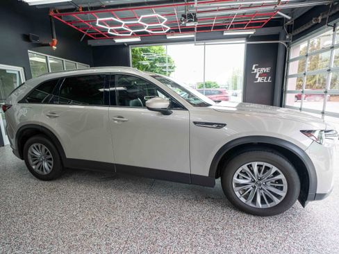 Used 2024 MAZDA CX-90 Plug-In Hybrid w/ Preferred AWD/4WD image 5