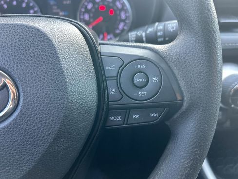 Used 2019 Toyota RAV4 XLE FWD image 39